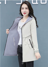 Lade das Bild in den Galerie-Viewer, WOLF Lange Windbreaker-Jacke