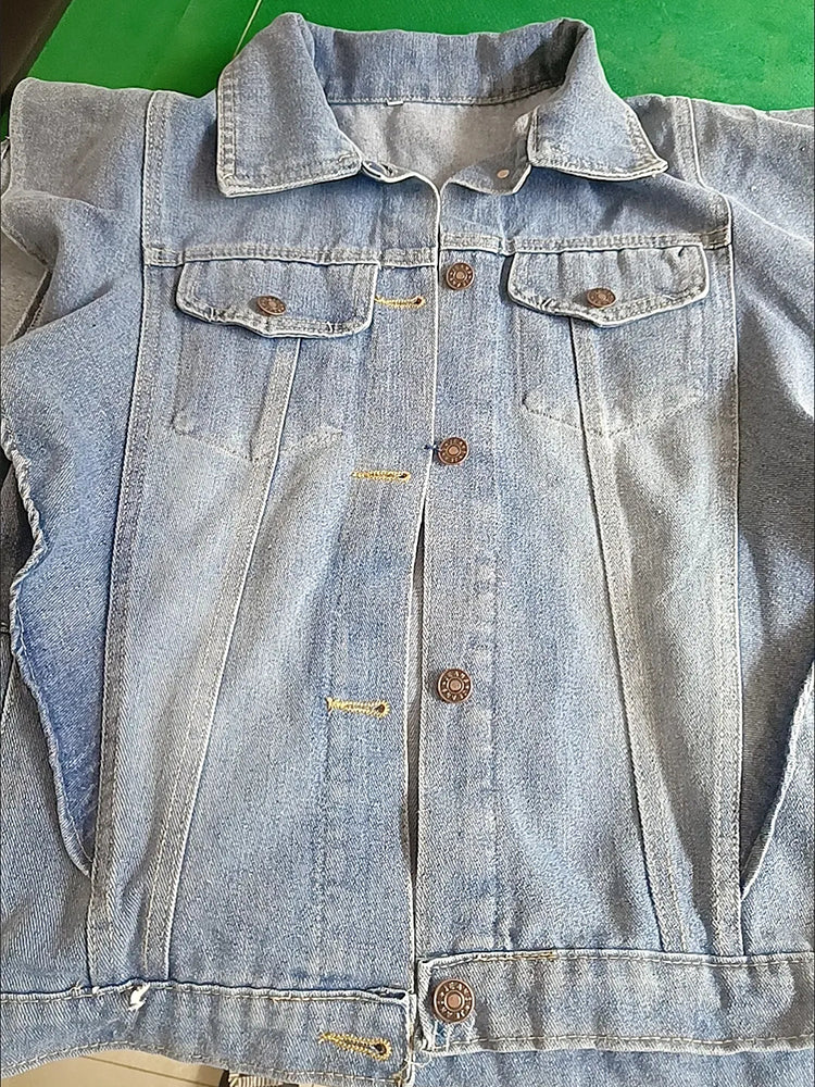 WOLF Damen Armellose Einreihige Blaue Jeansweste mit Ruschen Umlegekragen Kurze Jeansjacke