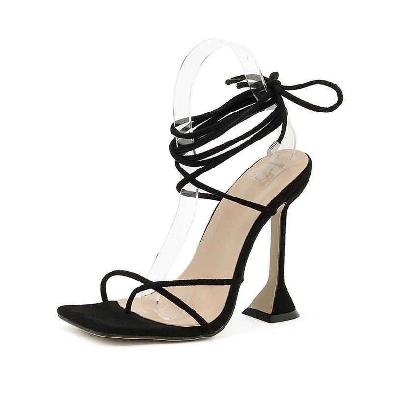 WOLF Blaue schwarze quadratische Kopf-hohe Absätze