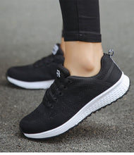Lade das Bild in den Galerie-Viewer, Bequeme Damen-Freizeitschuhe – Orthopädische Sneaker für Alltag &amp; Spaziergang – Ergonomisch, Atmungsaktiv, Leicht, Rutschfest
