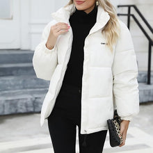 Lade das Bild in den Galerie-Viewer, Super Kuschelige &amp; Gefütterte Damen Winterjacke
