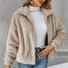Lade das Bild in den Galerie-Viewer, Dyana - Kuschelige &amp; Stylishe Damen Fleecejacke
