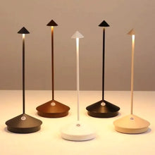 Lade das Bild in den Galerie-Viewer, Moderne LED-Tischlampen in Schwarz, Weiß, Braun, Holzoptik; minimalistisches Design, dimmbar.
