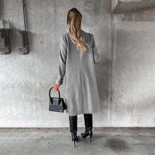 Lade das Bild in den Galerie-Viewer, Warme Damen Winterjacke mit Kapuze - Wasserdicht &amp; Winddicht
