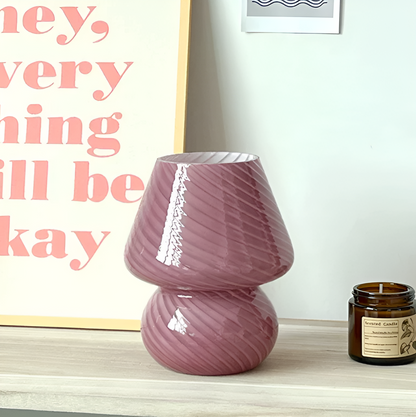 Striped Glow- Eine mundgeblasene gestreifte Glas-tischlampe