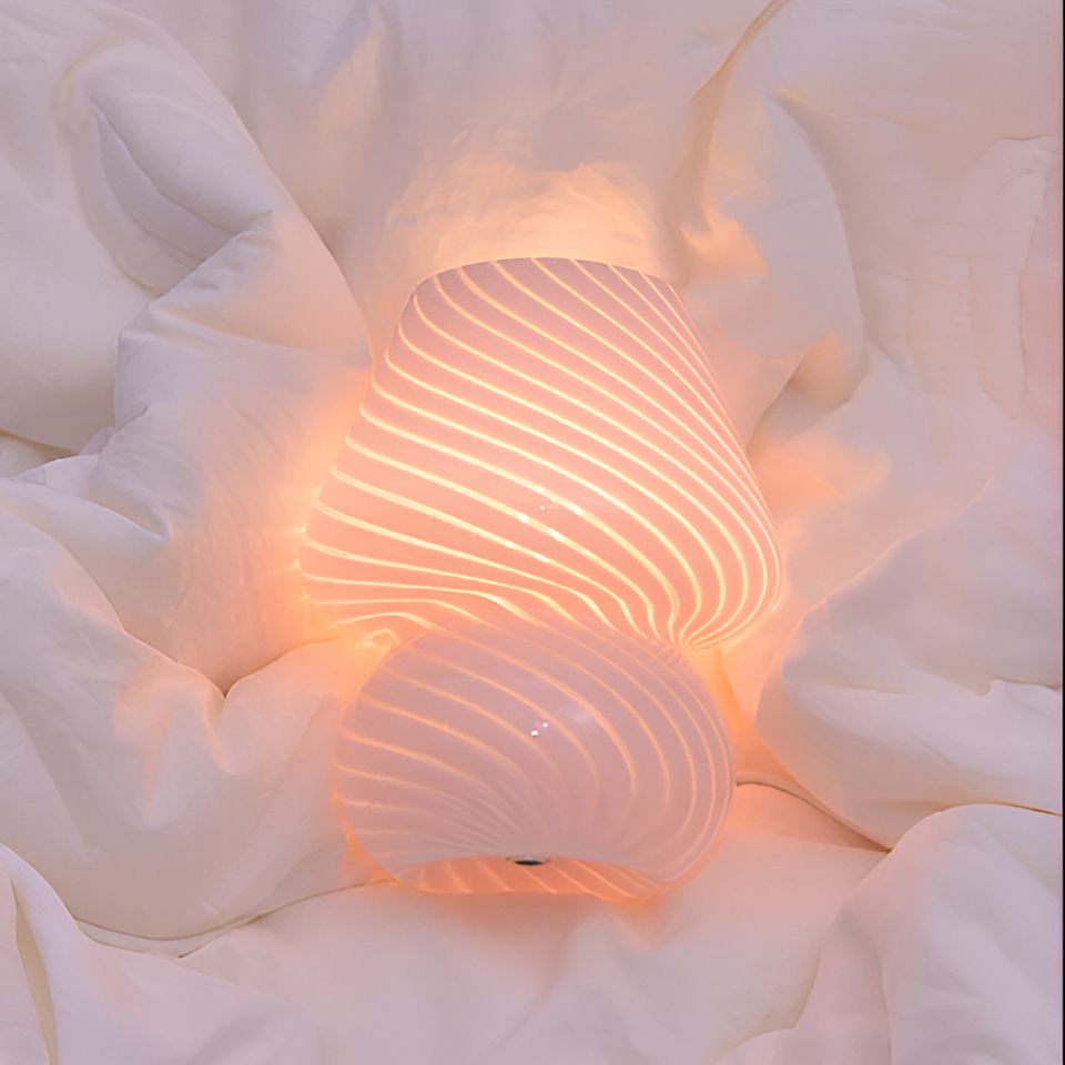 Striped Glow- Eine mundgeblasene gestreifte Glas-tischlampe