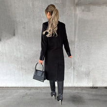 Lade das Bild in den Galerie-Viewer, Warme Damen Winterjacke mit Kapuze - Wasserdicht &amp; Winddicht
