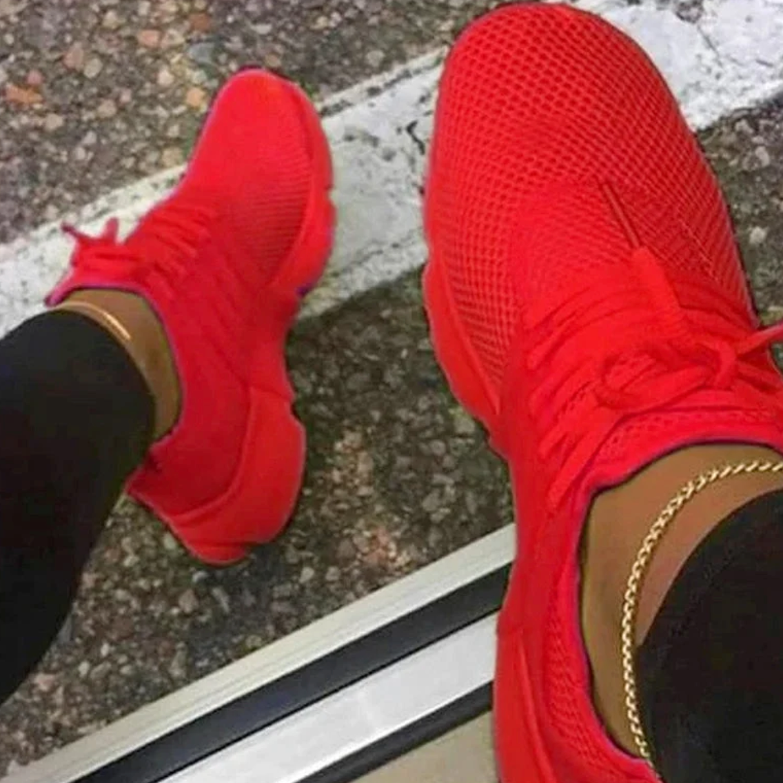 Orthopädische Damen-Sneakers - superleicht, rutschfest, atmungsaktiv rot_2