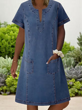 Lade das Bild in den Galerie-Viewer, Gilja - Weiches Denim Kleid
