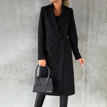 Lade das Bild in den Galerie-Viewer, Warme Damen Winterjacke mit Kapuze - Wasserdicht &amp; Winddicht

