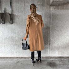Lade das Bild in den Galerie-Viewer, Warme Damen Winterjacke mit Kapuze - Wasserdicht &amp; Winddicht
