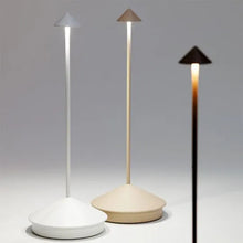 Lade das Bild in den Galerie-Viewer, Moderne LED-Tischlampen in Weiß und Beige, minimalistisches Design, energiesparend.
