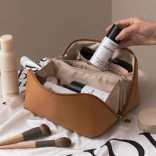 Lade das Bild in den Galerie-Viewer, Travelly - Kosmetiktasche mit doppelten Platz
