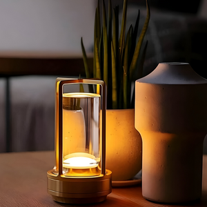 ElegantLight Tischleuchte - Wasserfest und tragbar Beleuchtet mit Stil