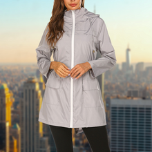 Lade das Bild in den Galerie-Viewer, Wasserdichte Damen Outdoor Regenjacke
