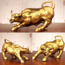 Lade das Bild in den Galerie-Viewer, BrassBull™ - Super ernste Stier-Statue
