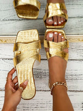 Lade das Bild in den Galerie-Viewer, B&amp;A Sandalen | Trendige Flip-Flop-Sandalen mit weichem Fußbett
