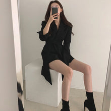 Lade das Bild in den Galerie-Viewer, WOLF Langer solider Blazer
