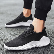 Lade das Bild in den Galerie-Viewer, High Class Fashion Sneaker
