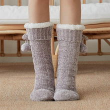 Lade das Bild in den Galerie-Viewer, Kuschelige Bodensocken

