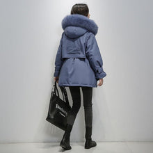 Lade das Bild in den Galerie-Viewer, Parka für Frauen mit Pelz Kragen
