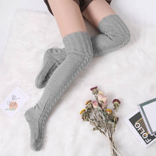 Lade das Bild in den Galerie-Viewer, (1+1 Gratis) Overknee Kuschel Wintersocken - Warme Füße für kalte Tage!
