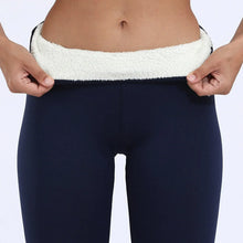 Lade das Bild in den Galerie-Viewer, Winter Leggings - Plush
