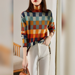 Kaveri™ | Rollkragenpullover Geometry Knitted Sweater