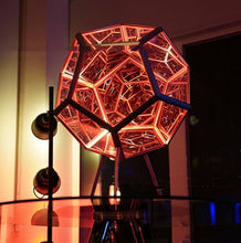 Lade das Bild in den Galerie-Viewer, 50% RABATT | Lampiq™ Dodekaeder Prisma Lampe
