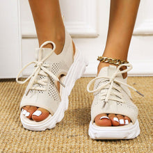 Lade das Bild in den Galerie-Viewer, Bequeme orthopädische Sandalen - bei Polyneuropathie in den Füßen &amp; Hallux Valgus, beige 2
