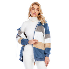 Lade das Bild in den Galerie-Viewer, Angelica - Weiche und warme Jacke
