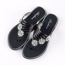 Lade das Bild in den Galerie-Viewer, WOLF Damen Pantoffeln Flip-Flops Draußen Pantoffeln Strand Pantoffeln Outdoor Strand Sommer Strass Flacher Absatz Elegant Lässig Kunstleder Loafer Solide Farbe Silber Schwarz Gold
