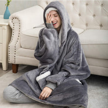 Lade das Bild in den Galerie-Viewer, Snuggles Hoodie | Perfekte Must-have für kalte Tage

