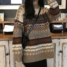 Lade das Bild in den Galerie-Viewer, WOLF Strickwaren Loser Pullover
