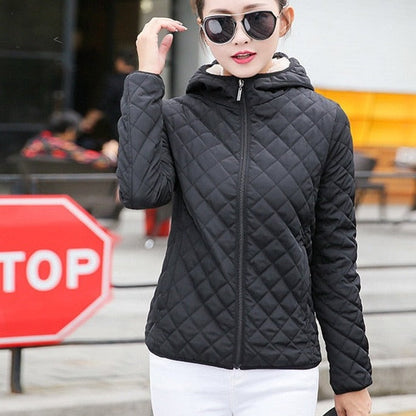 WOLF Jacke mit Kapuze