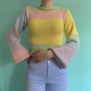 WOLF Gestreifter Cropped Pullover mit Kräuselung