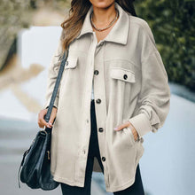 Lade das Bild in den Galerie-Viewer, WOLF Neue Strickjacke mit Revers und Fleece-Reißverschluss
