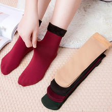 Lade das Bild in den Galerie-Viewer, Warme Damen Thermosocken (3er Set)
