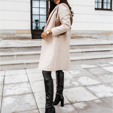 Lade das Bild in den Galerie-Viewer, WOLF Tasche Revers Mantel
