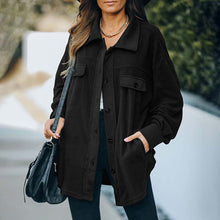 Lade das Bild in den Galerie-Viewer, WOLF Neue Strickjacke mit Revers und Fleece-Reißverschluss
