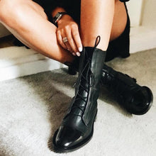 Lade das Bild in den Galerie-Viewer, Gaboura klassische Vintage-Stiefel mit Absatz für Damen - hochwertig, stylish, warm &amp; bequem_schwarz_10
