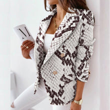 Lade das Bild in den Galerie-Viewer, WOLF Patchwork-Blazer mit Retro-Musterdruck

