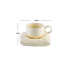 Lade das Bild in den Galerie-Viewer, MugPillow™ - Modernes Keramik-Kissen für Tassen
