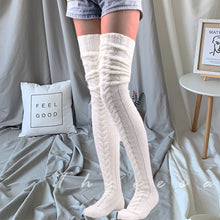 Lade das Bild in den Galerie-Viewer, (1+1 Gratis) Overknee Kuschel Wintersocken - Warme Füße für kalte Tage!

