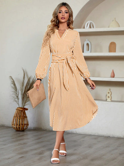 Zaley™ | Gestreiftes Midikleid mit V-Ausschnitt