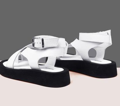 WOLF Modische flache Sandale für den Sommer