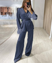 Lade das Bild in den Galerie-Viewer, Coss Satin Suit | Weicher eleganter Damenanzug
