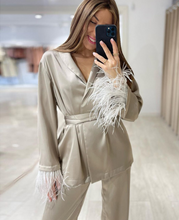 Lade das Bild in den Galerie-Viewer, Coss Satin Suit | Weicher eleganter Damenanzug
