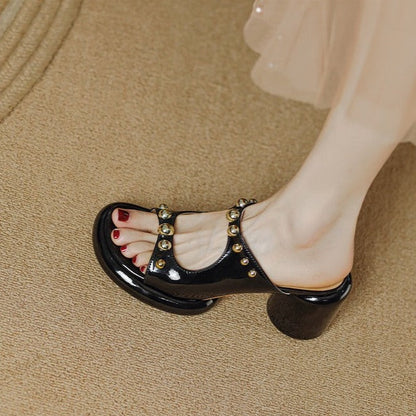 WOLF Kunstleder Schicke Nieten Spleißen Piepens Zeh Klotzige Rutsche Sandalen