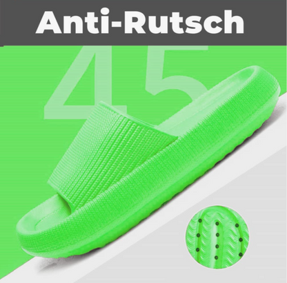 Sandalen_Hausschuhe_extraweich_-LaufenwieaufWolke7_gruen_antirutschsandalen